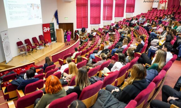 Studenții mediciniști din Iași și București au învățat cum să combată rezistența microbiană